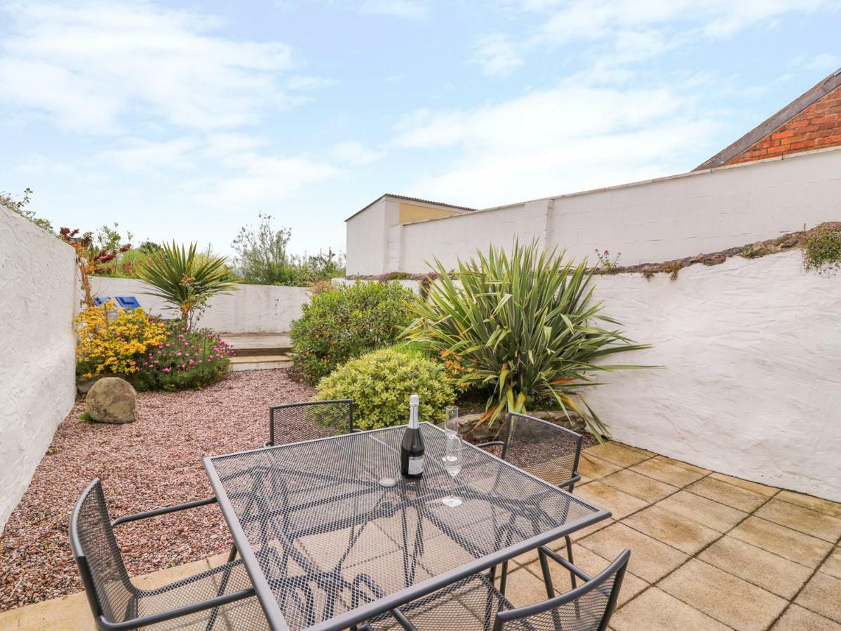 Llety Villa Fishguard Exteriör bild